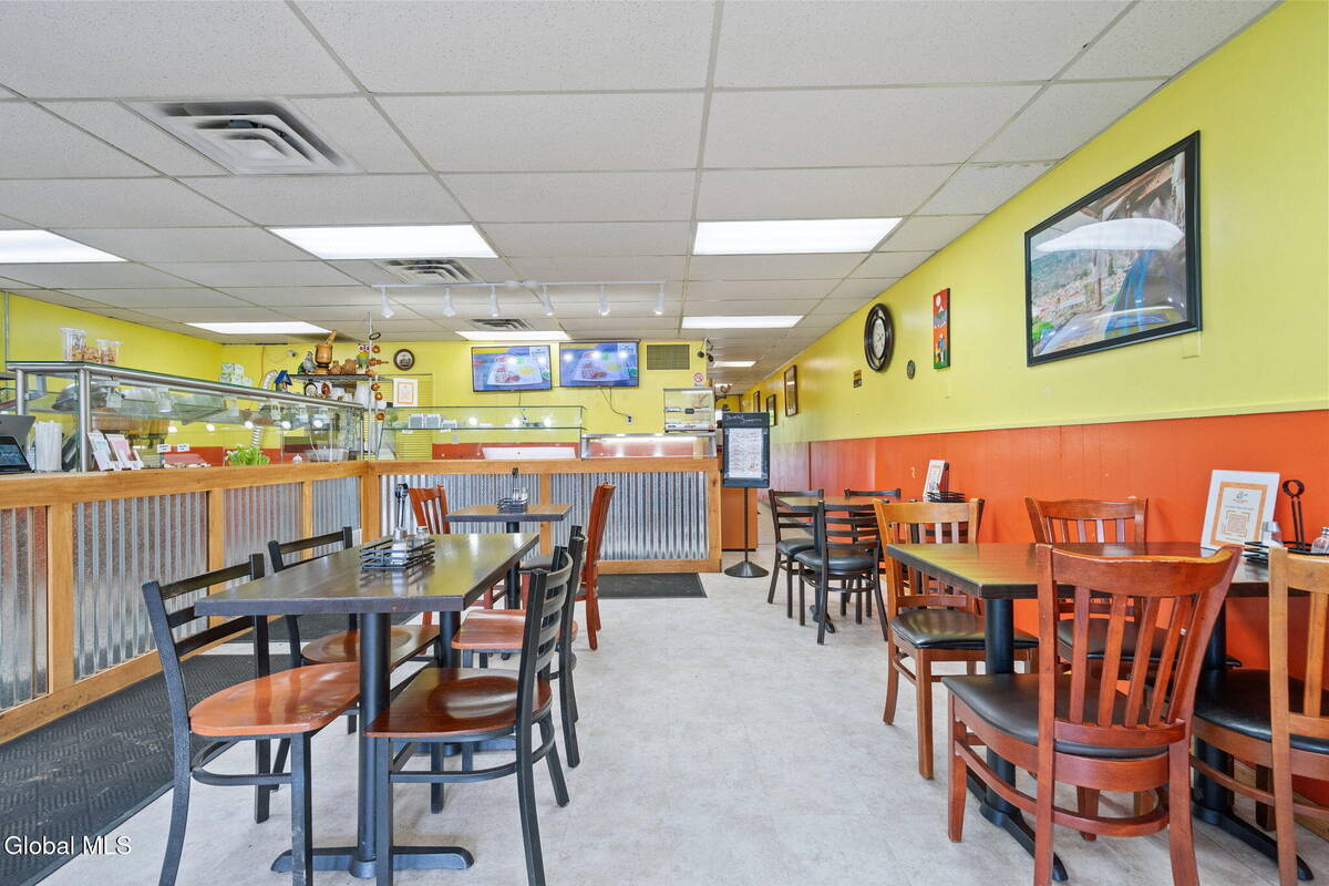 #20 photo, 175-179 Columbia Turnpike, East Greenbush , NY 12144