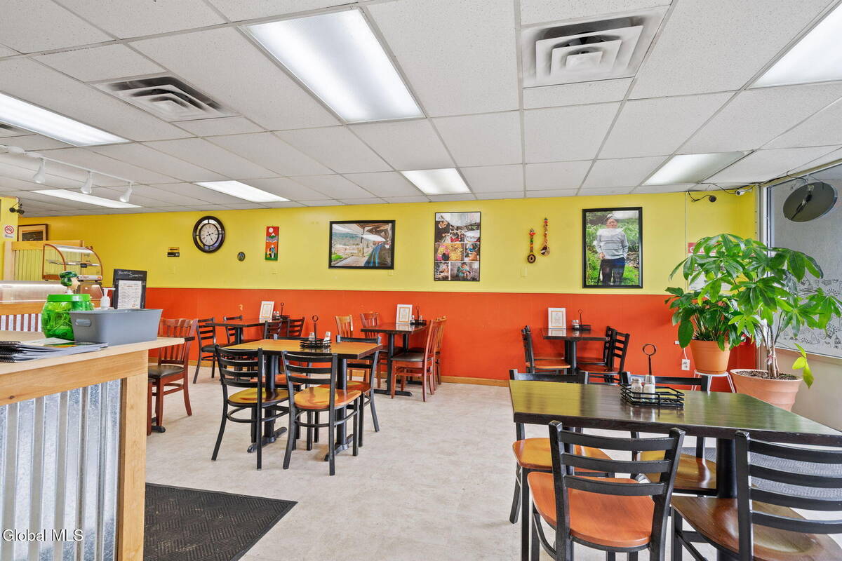 #24 photo, 175-179 Columbia Turnpike, East Greenbush , NY 12144