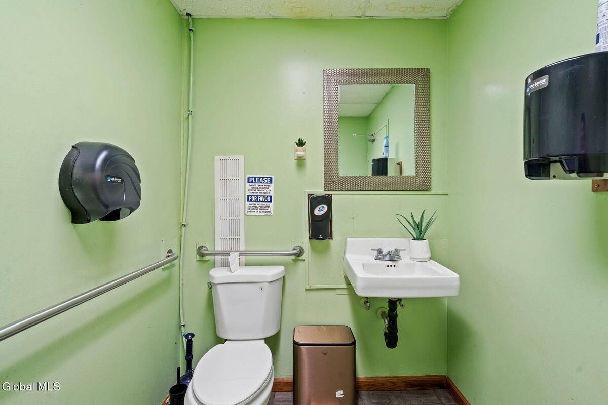 #25 photo, 175-179 Columbia Turnpike, East Greenbush , NY 12144