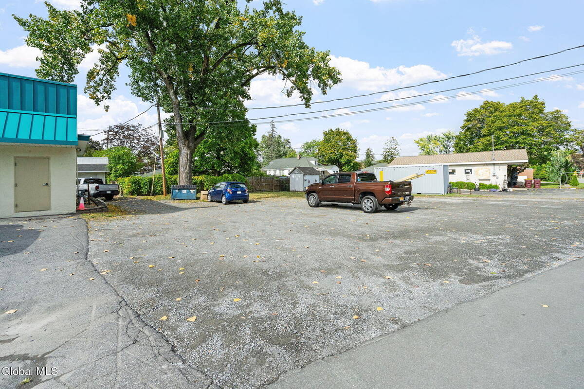 #31 photo, 175-179 Columbia Turnpike, East Greenbush , NY 12144