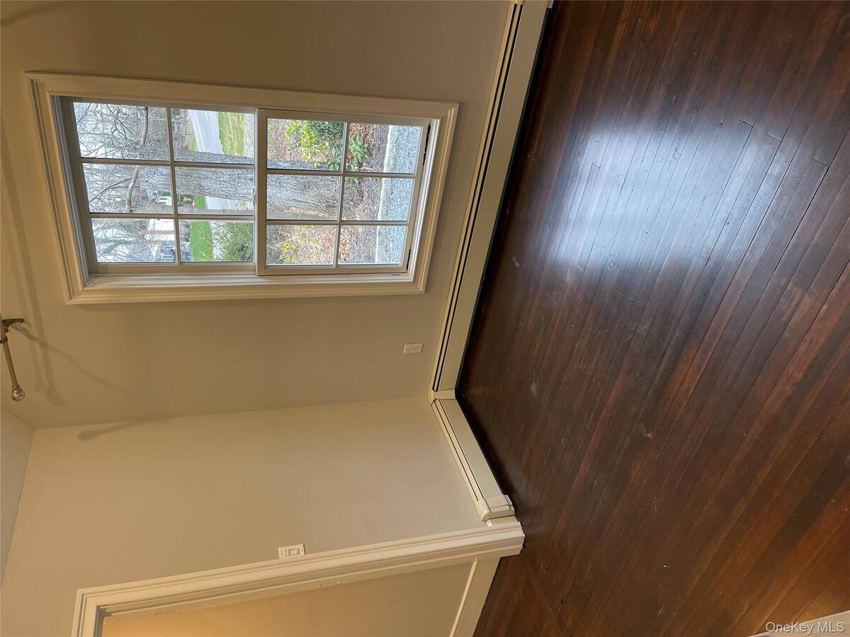 #3 photo, 94 New York Avenue, サフォーク郡 Sound Beach , NY 11789