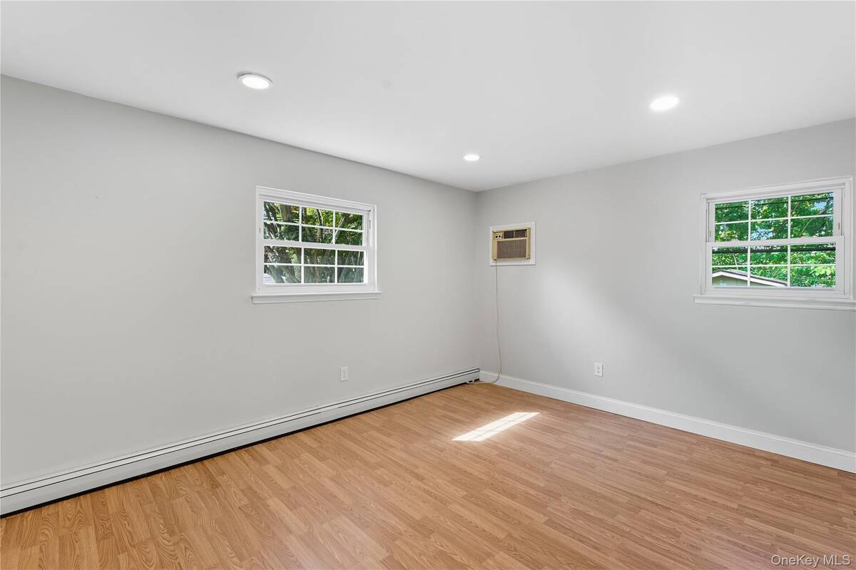 #17 photo, 87 Bellwood Avenue, South Setauket , NY 11720