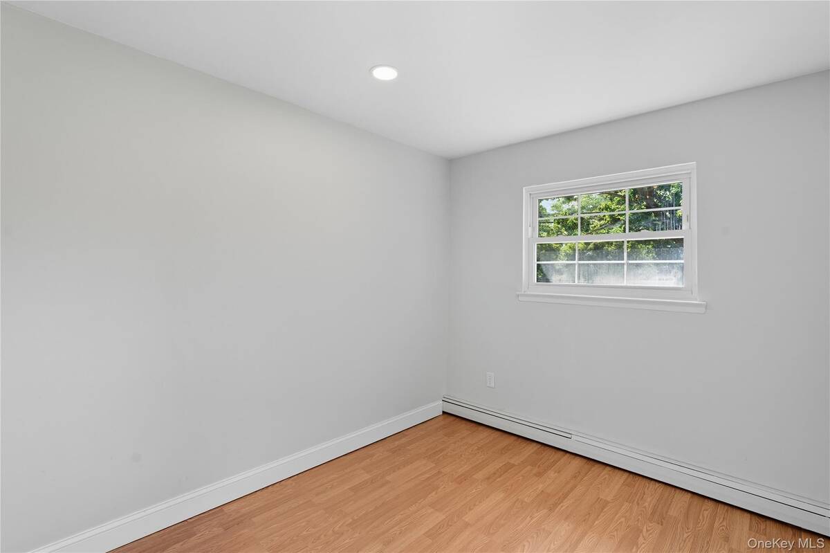 #18 photo, 87 Bellwood Avenue, South Setauket , NY 11720