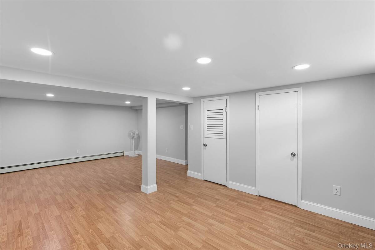 #23 photo, 87 Bellwood Avenue, South Setauket , NY 11720