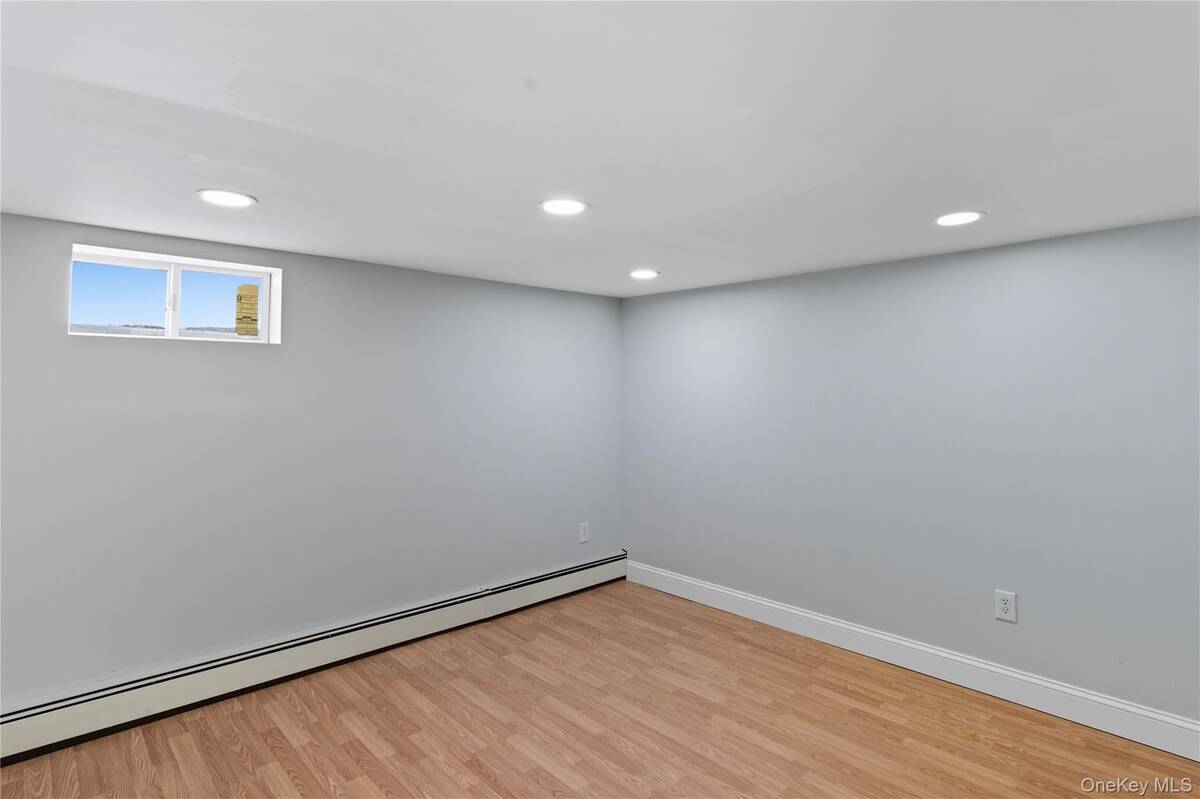 #25 photo, 87 Bellwood Avenue, South Setauket , NY 11720