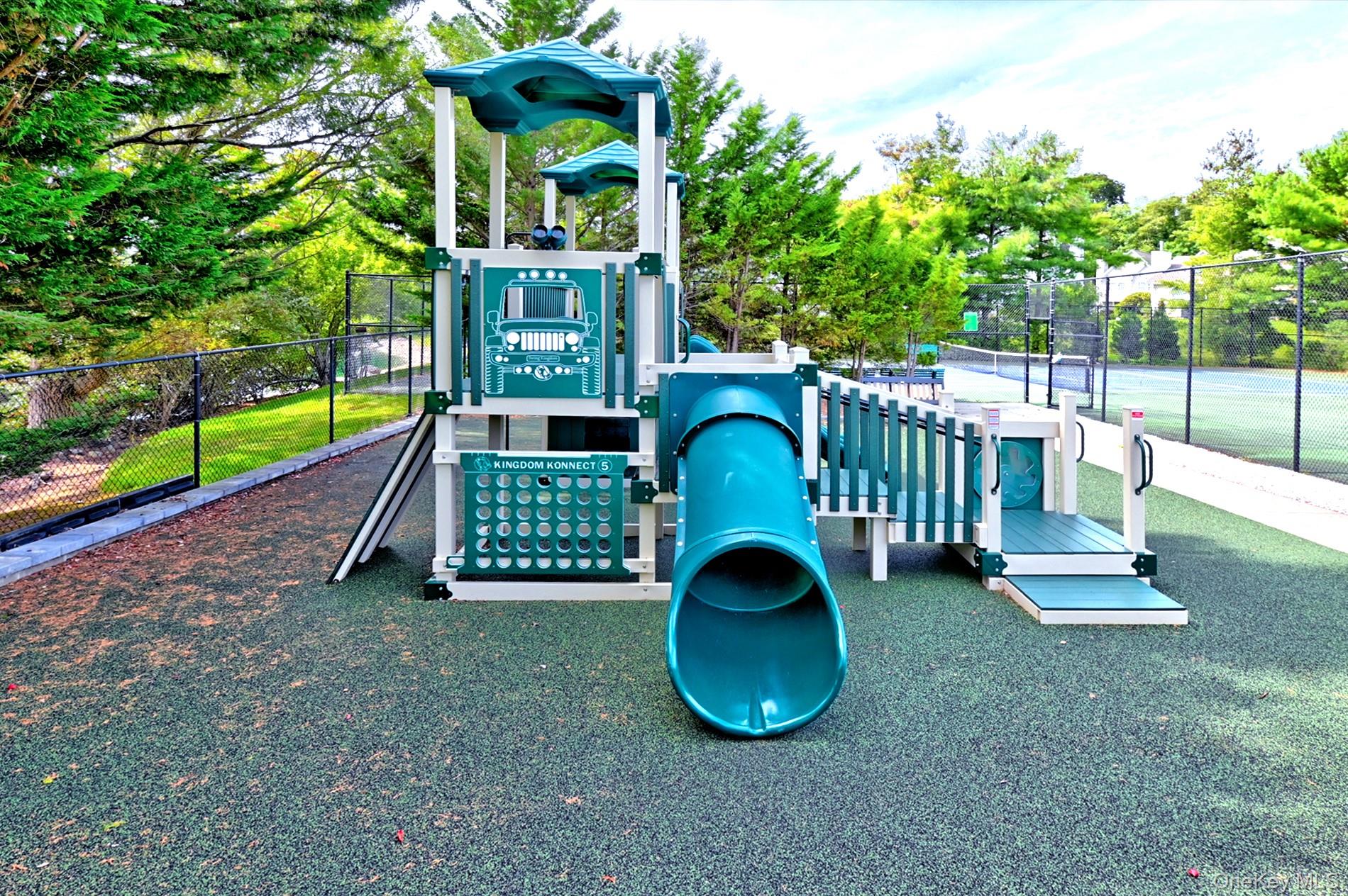 #40 photo, 315 Erik Drive, East Setauket , NY 11733