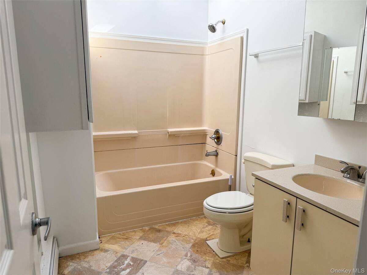 #4 photo, 130 Tarpon Avenue, Medford , NY 11763