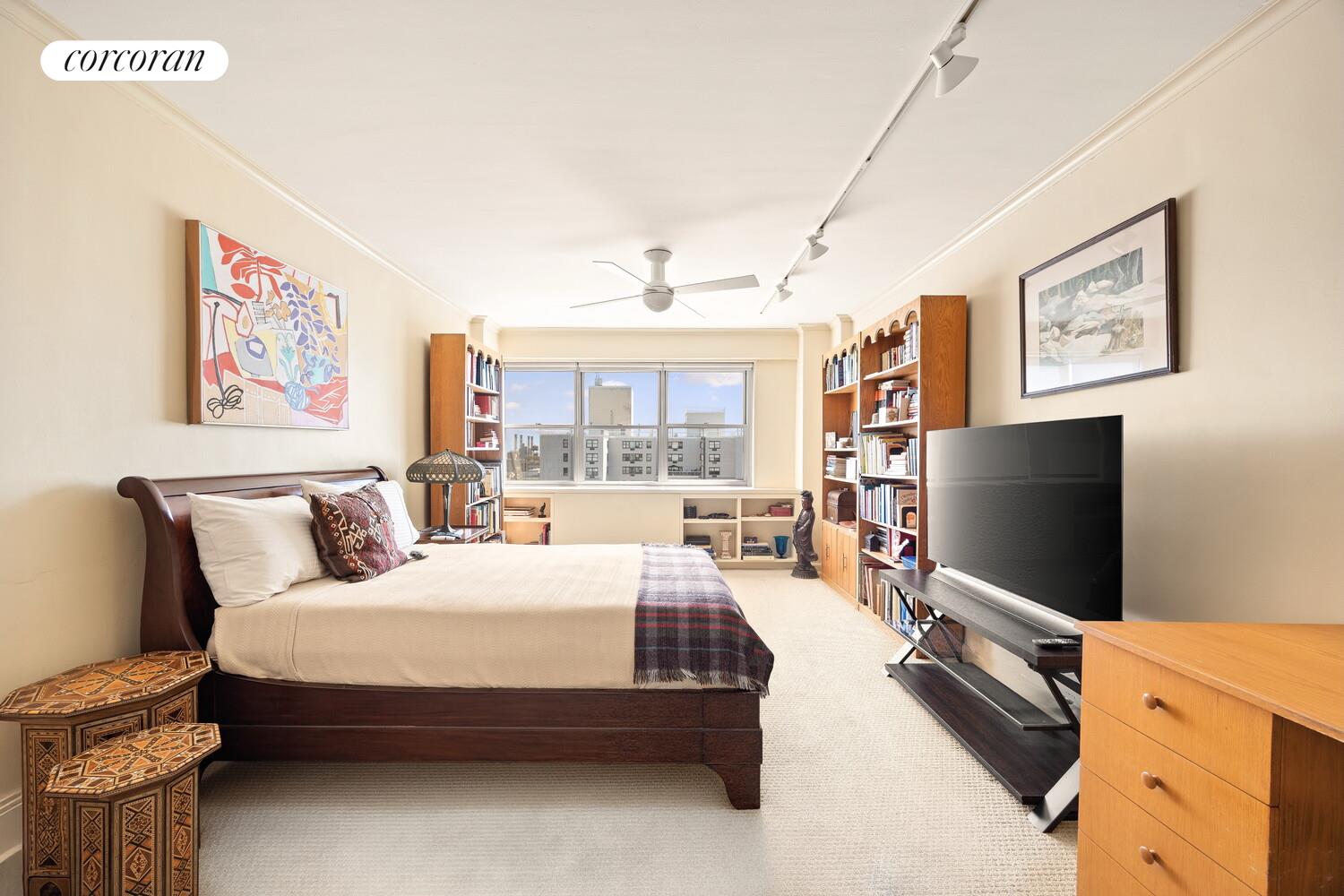 #13 photo, 70 E 10TH Street, Greenwich Village , NY 10003