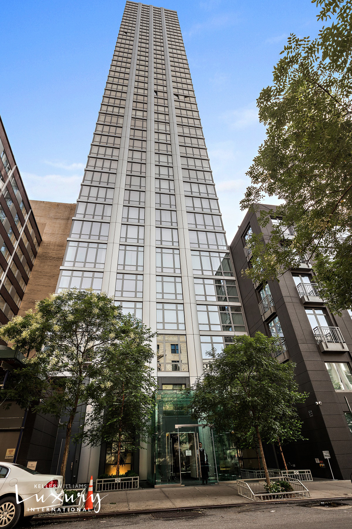 #16 photo, 310 W 52nd Street, マンハッタン Hells Kitchen , NY 10019