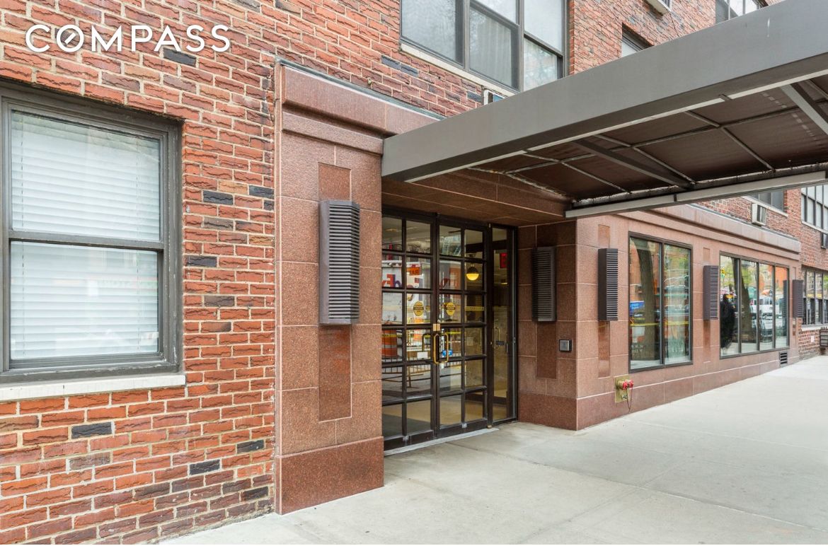 #8 photo, 330 3rd Avenue, Kips Bay , NY 10010