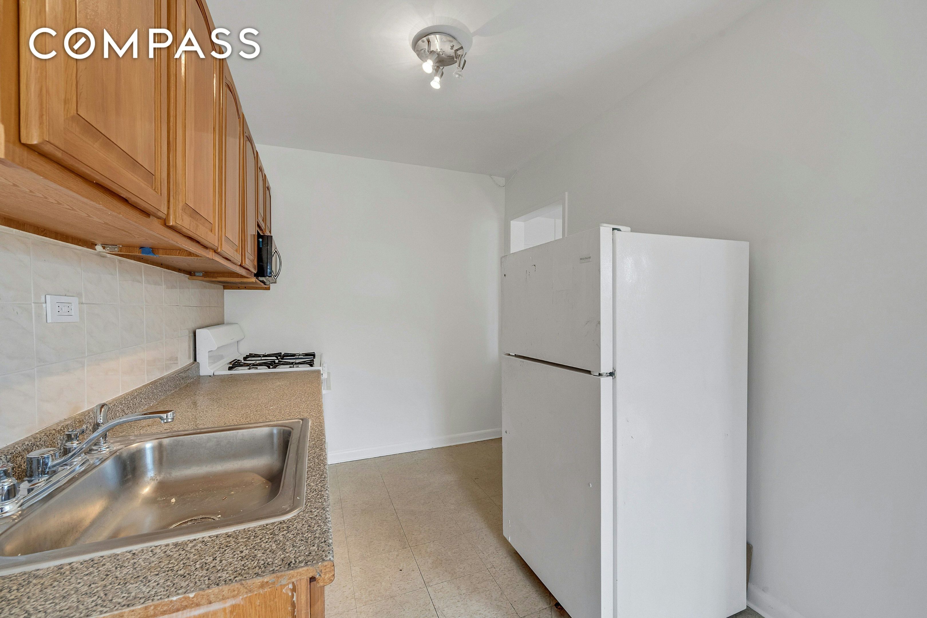 #9 photo, 5730 Mosholu Avenue, ブロンクス区 North Riverdale , NY 10471