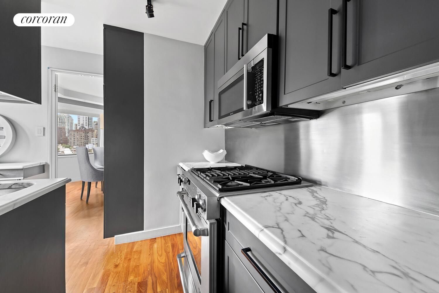 #8 photo, 201 E 83RD Street, マンハッタン Yorkville , NY 10028