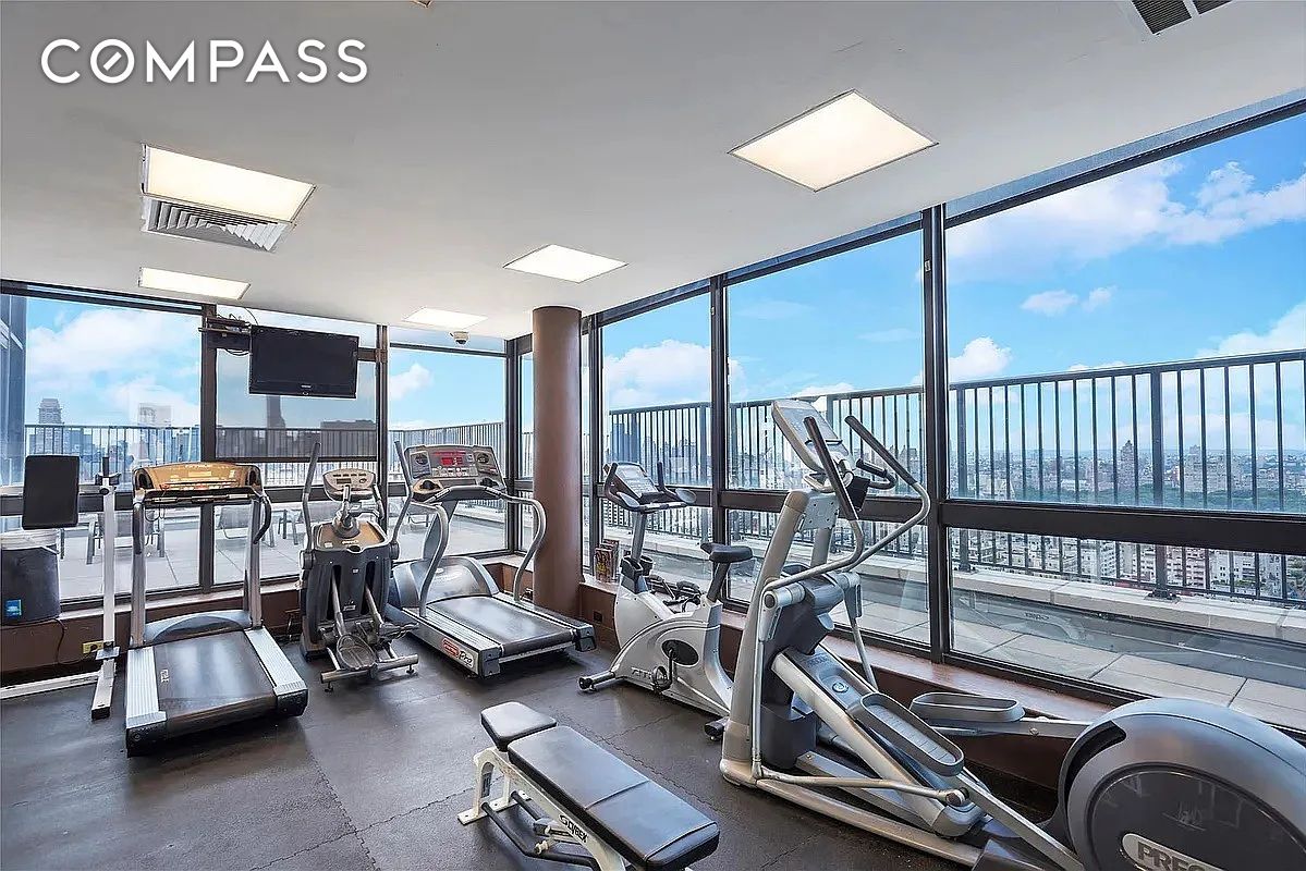 #18 photo, 171 E 84th Street, Upper East Side , NY 10028