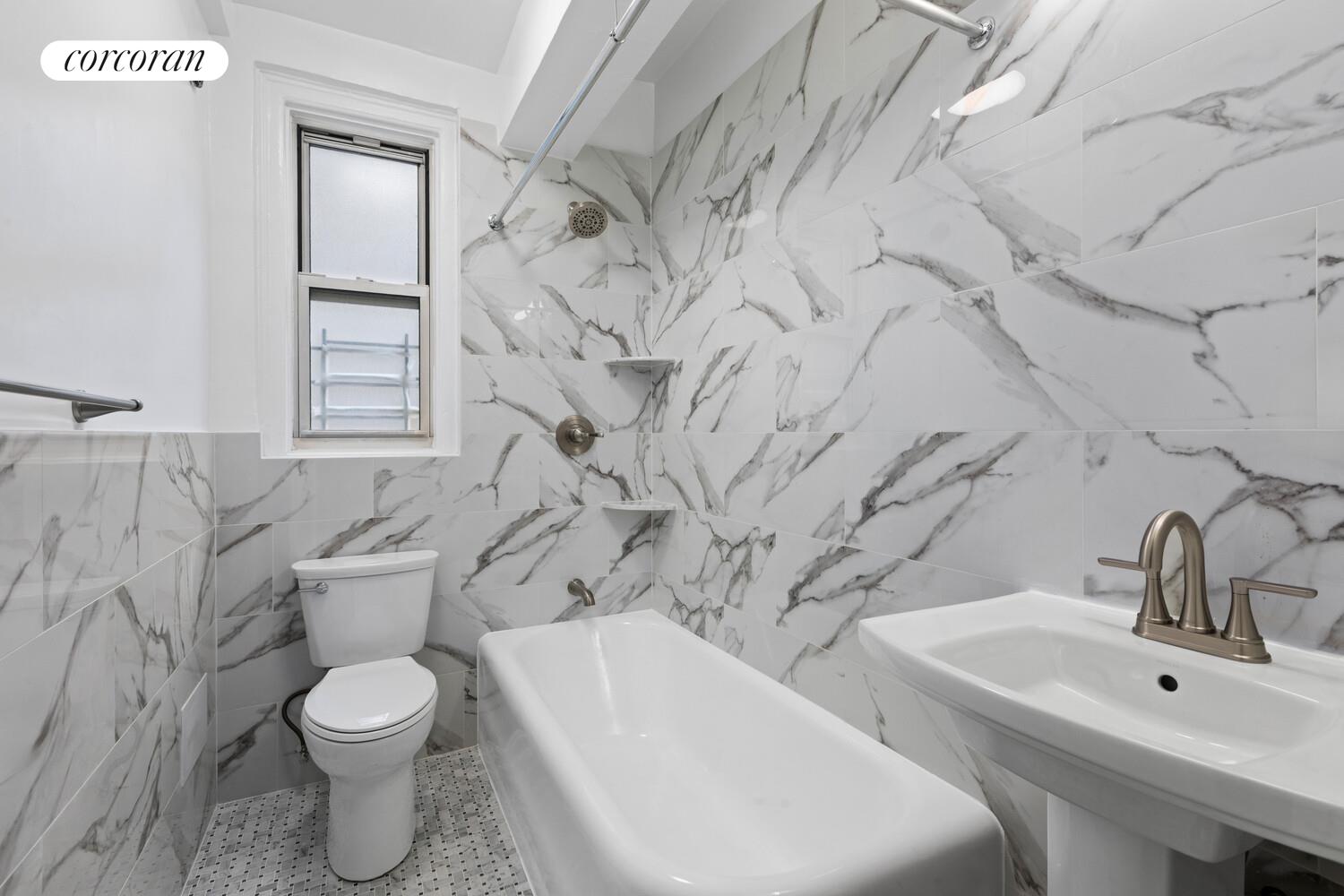 #7 photo, 245 W 107TH Street, マンハッタン Upper West Side , NY 10025