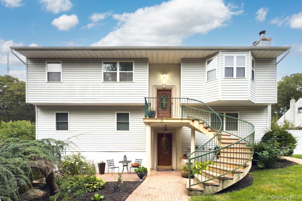 #1 photo, 129 Berkshire Drive, Farmingville , NY 11738