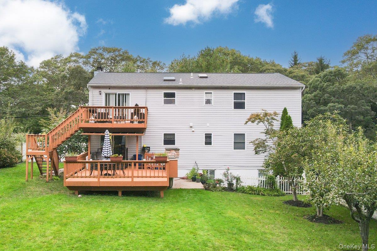 #10 photo, 129 Berkshire Drive, Farmingville , NY 11738