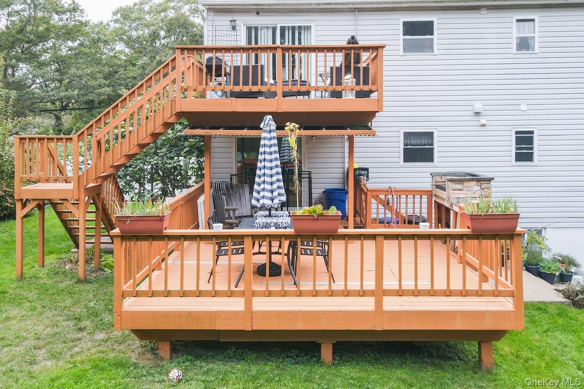 #13 photo, 129 Berkshire Drive, Farmingville , NY 11738