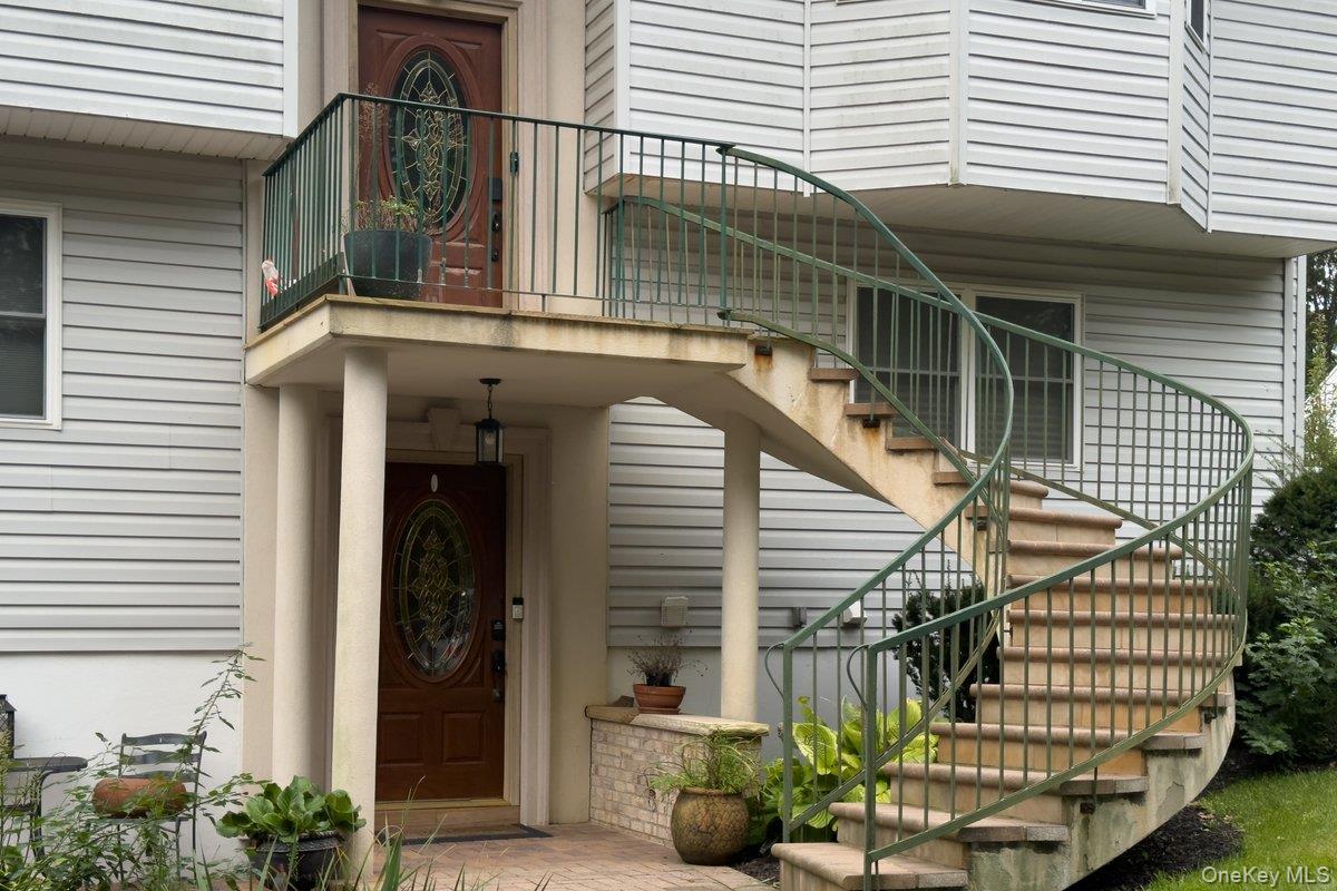 #14 photo, 129 Berkshire Drive, Farmingville , NY 11738