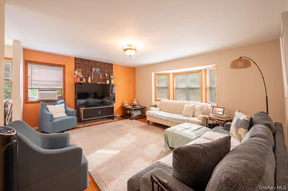 #15 photo, 129 Berkshire Drive, Farmingville , NY 11738