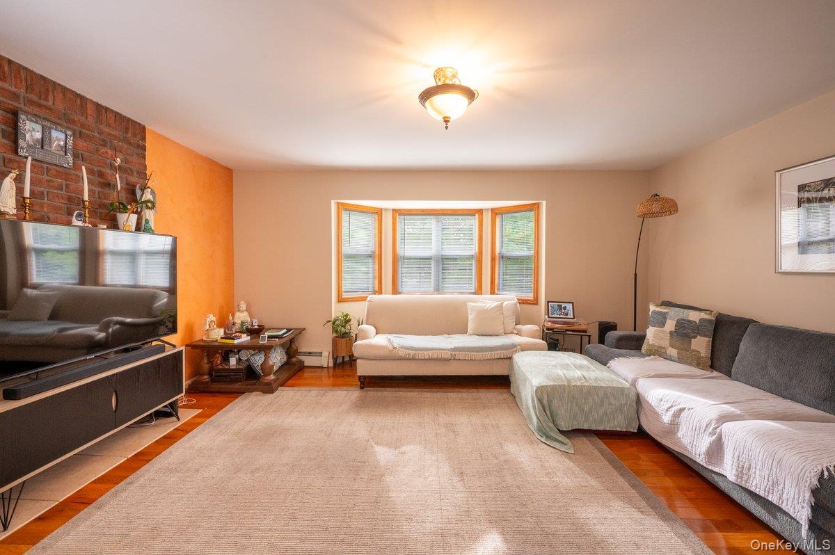 #16 photo, 129 Berkshire Drive, Farmingville , NY 11738