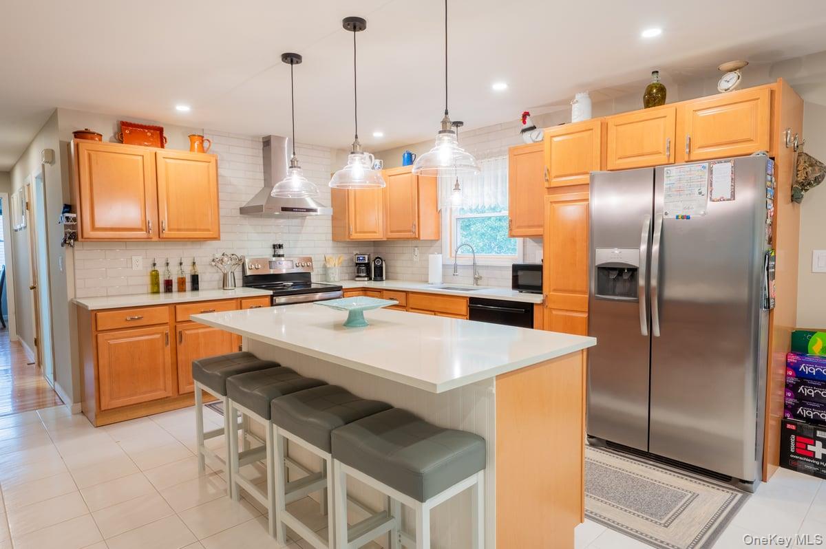 #18 photo, 129 Berkshire Drive, Farmingville , NY 11738