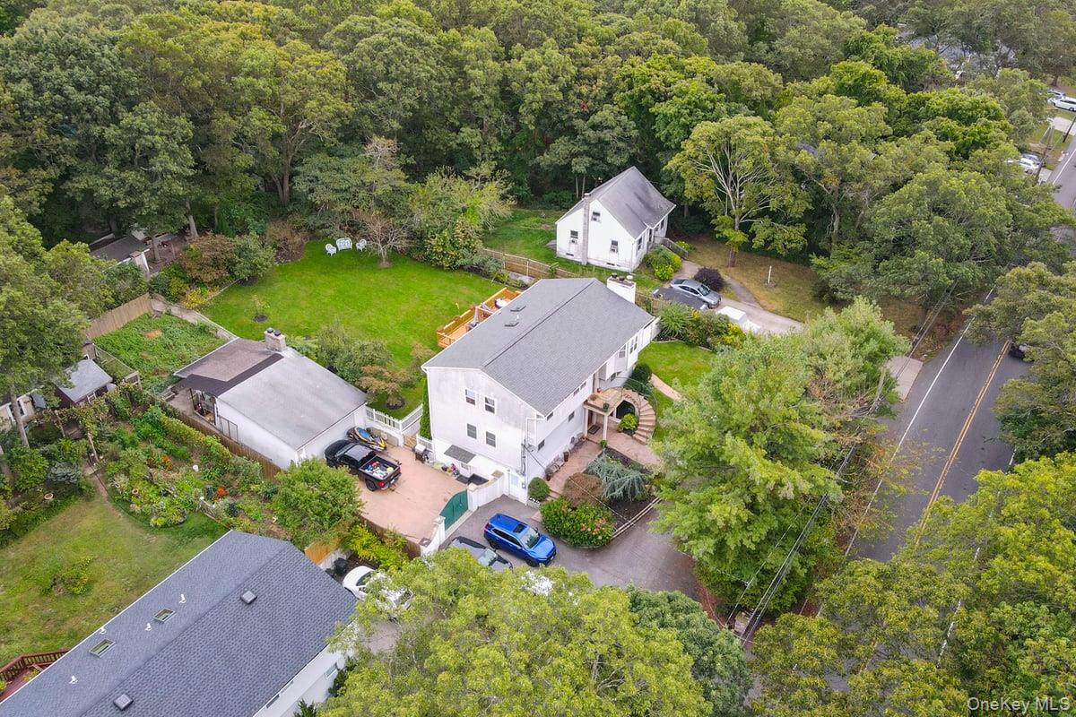 #5 photo, 129 Berkshire Drive, Farmingville , NY 11738