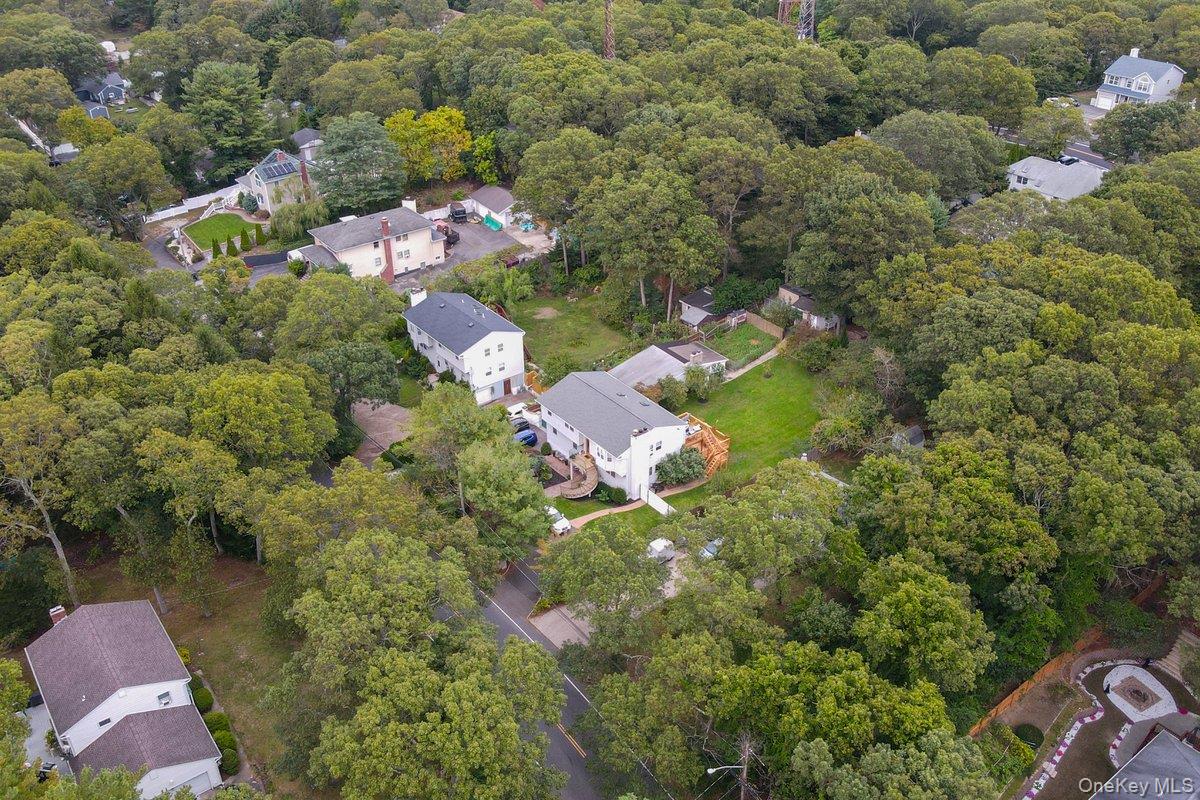 #7 photo, 129 Berkshire Drive, Farmingville , NY 11738