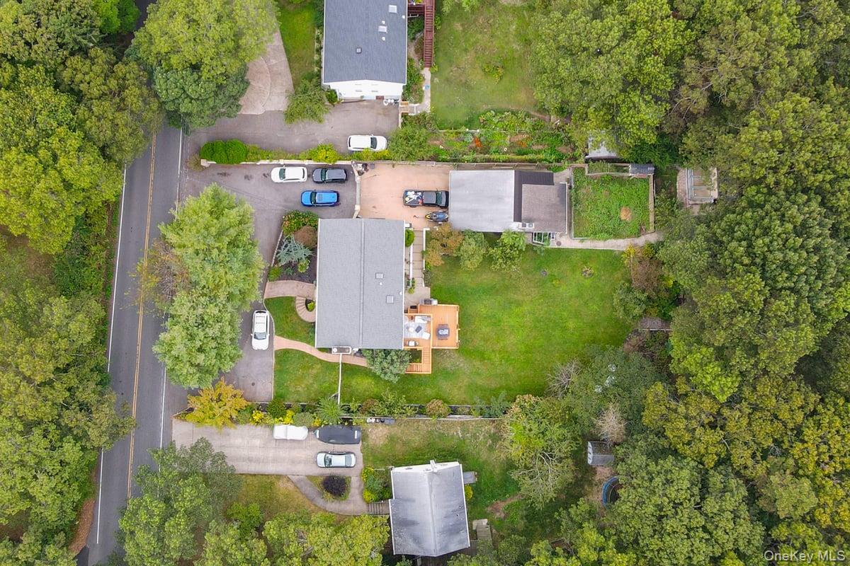 #8 photo, 129 Berkshire Drive, Farmingville , NY 11738