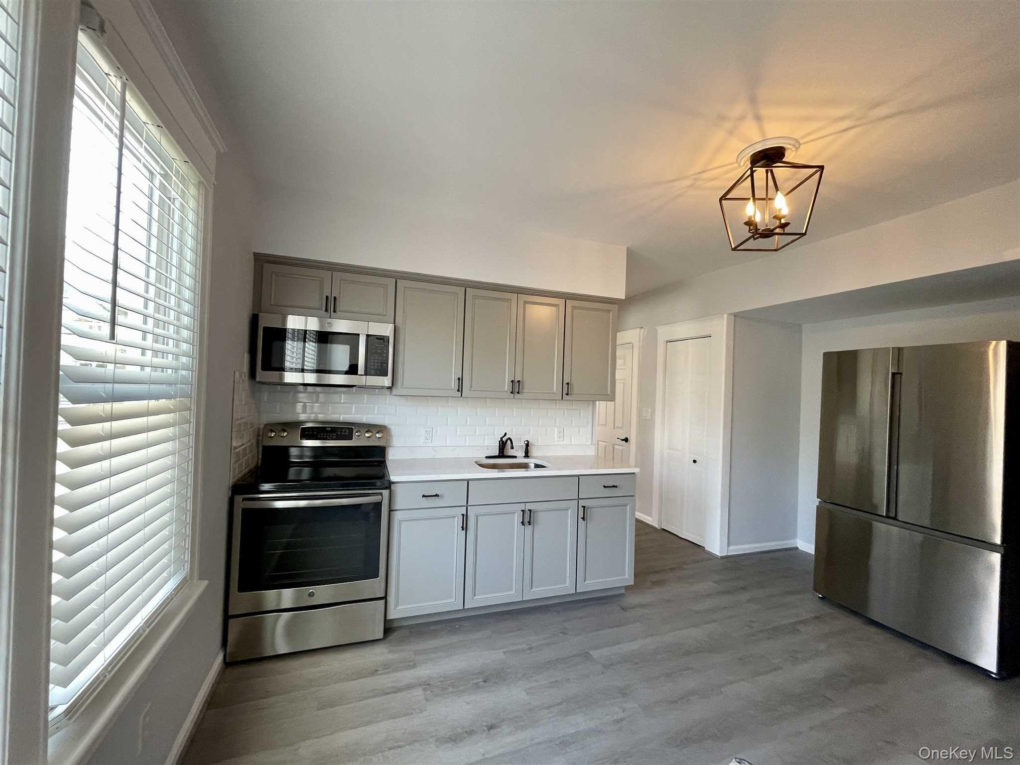 #7 photo, 11 Franklin Street, Poughkeepsie , NY 12601