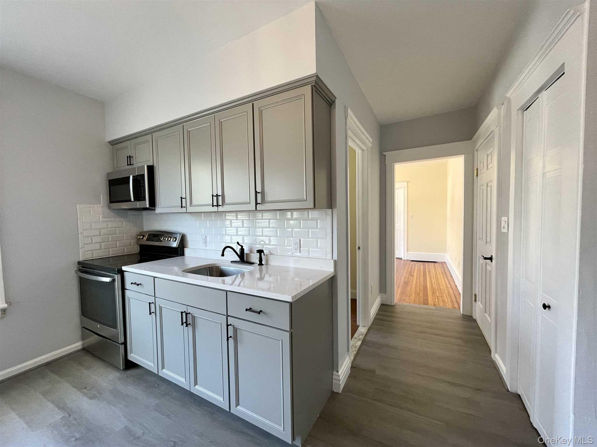 #8 photo, 11 Franklin Street, Poughkeepsie , NY 12601