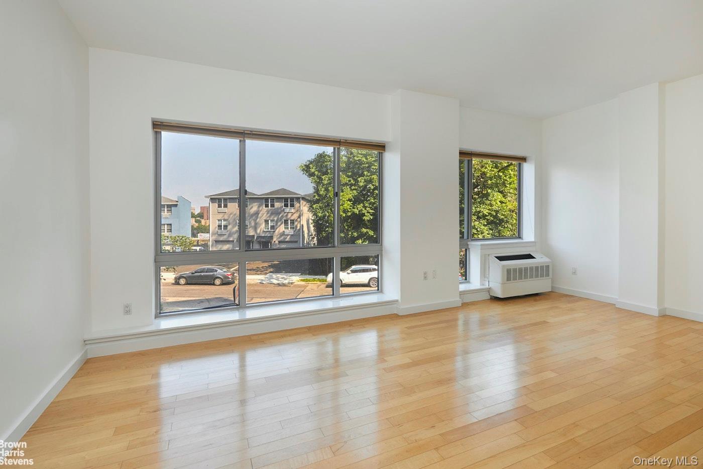 #1 photo, 3585 Greystone Avenue, ब्रोंक्स Bronx , NY 10463