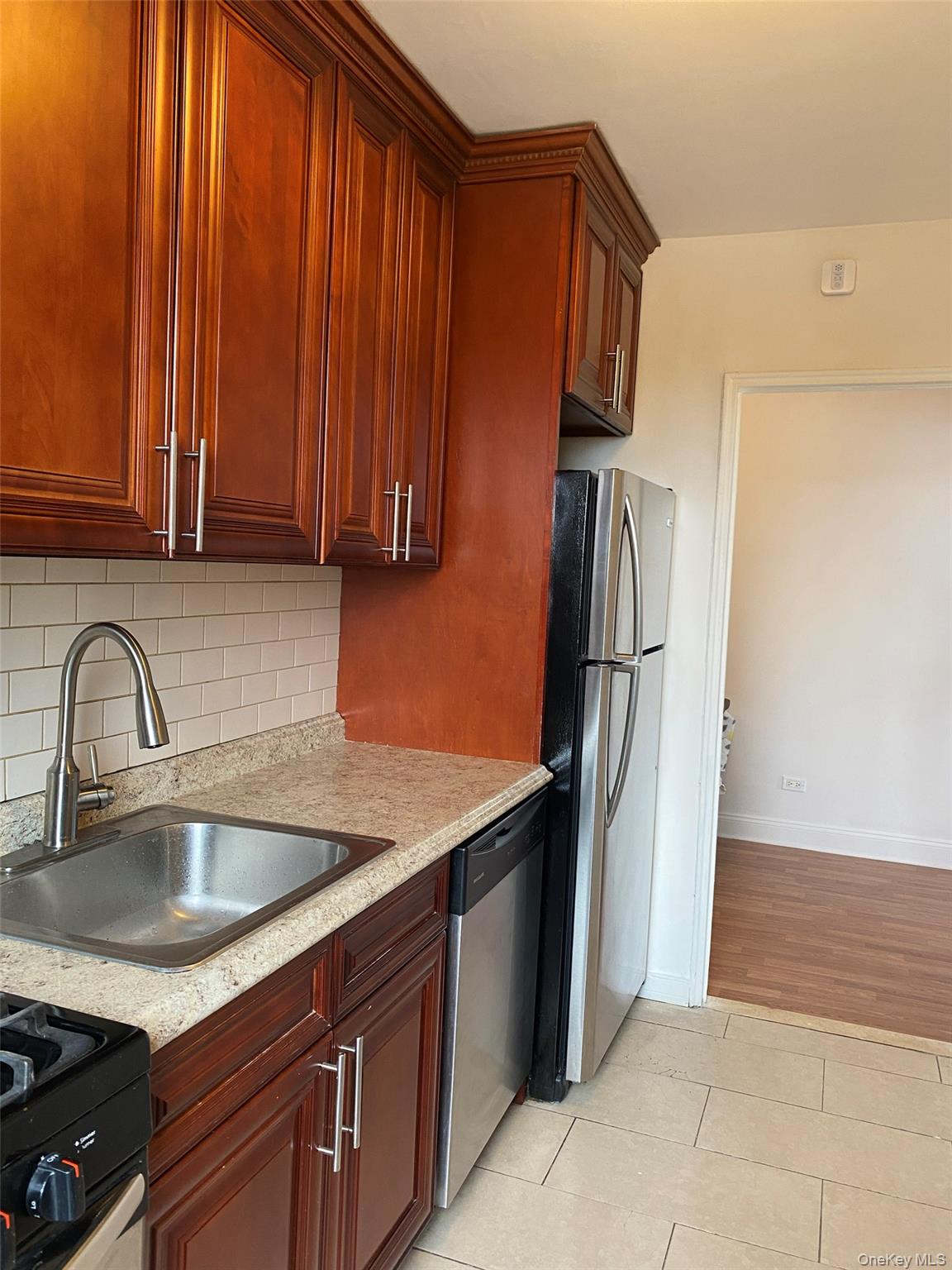 #5 photo, 150-15 72nd Road, クイーンズ区 Kew Garden Hills , NY 11367