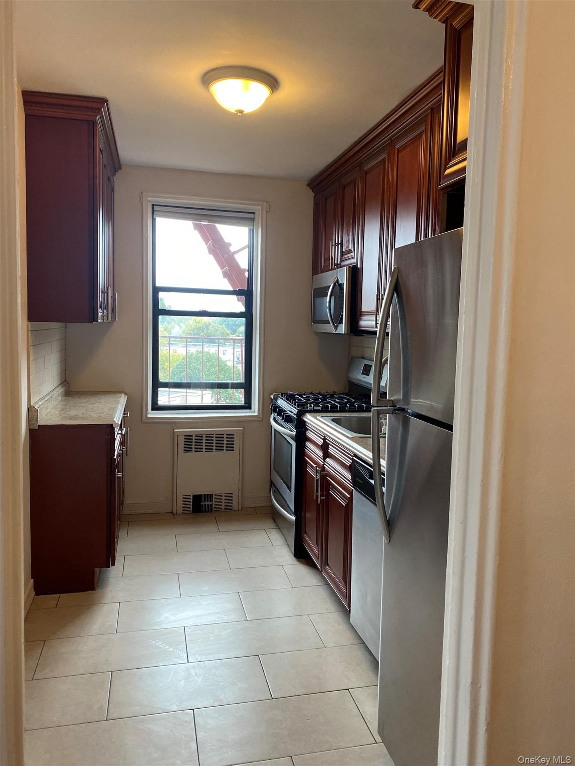 #6 photo, 150-15 72nd Road, クイーンズ区 Kew Garden Hills , NY 11367