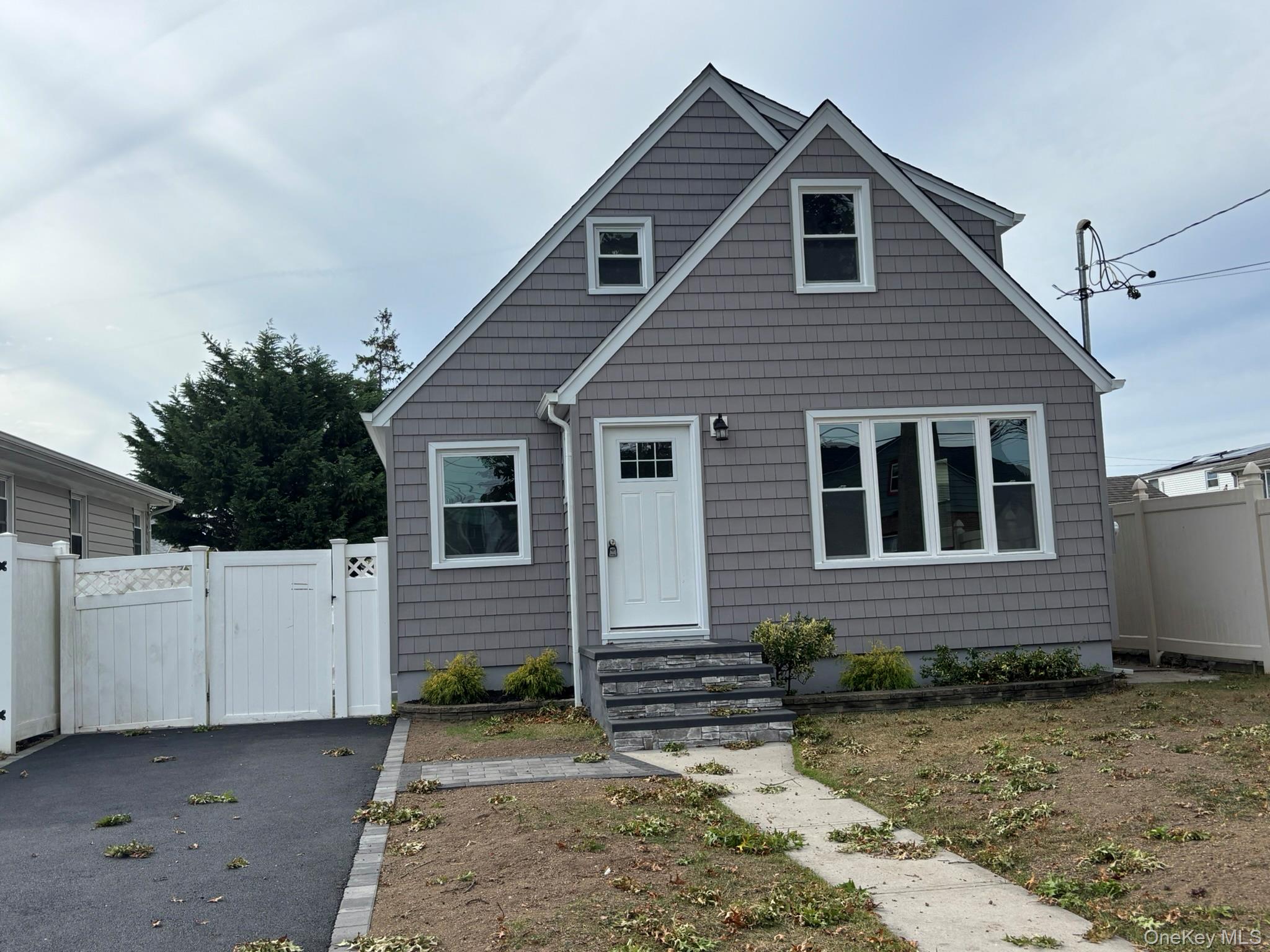 #1 photo, 3154 Roxbury Road, Oceanside , NY 11572