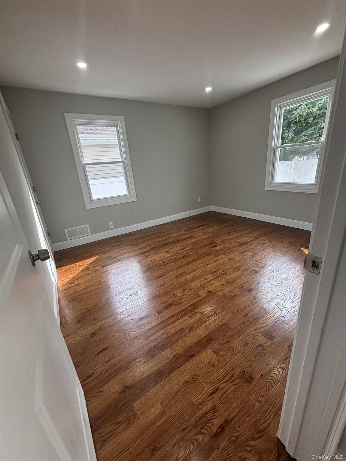 #8 photo, 3154 Roxbury Road, Oceanside , NY 11572