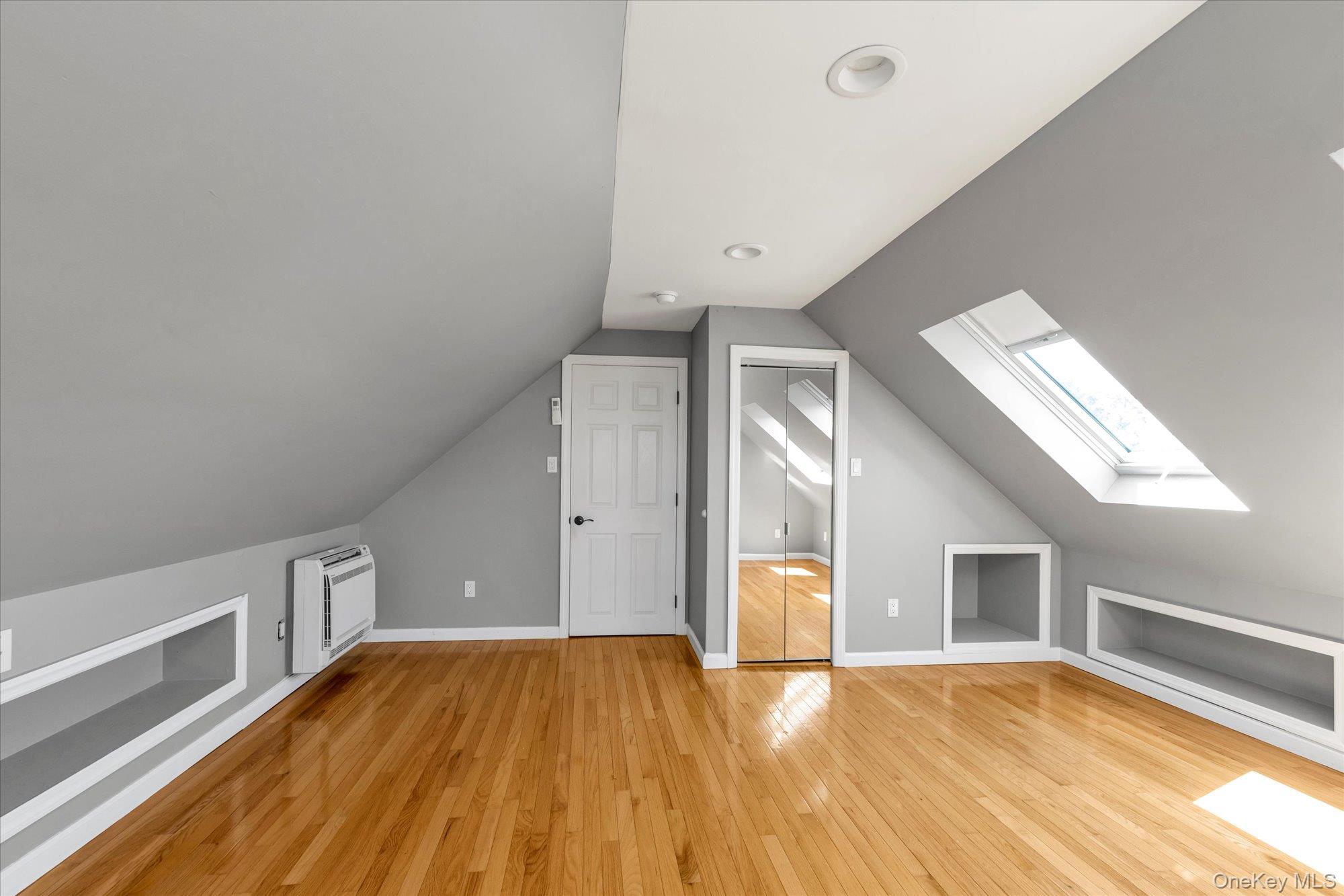 #10 photo, 25 Winnie Court, ナッソー郡 Westbury , NY 11590