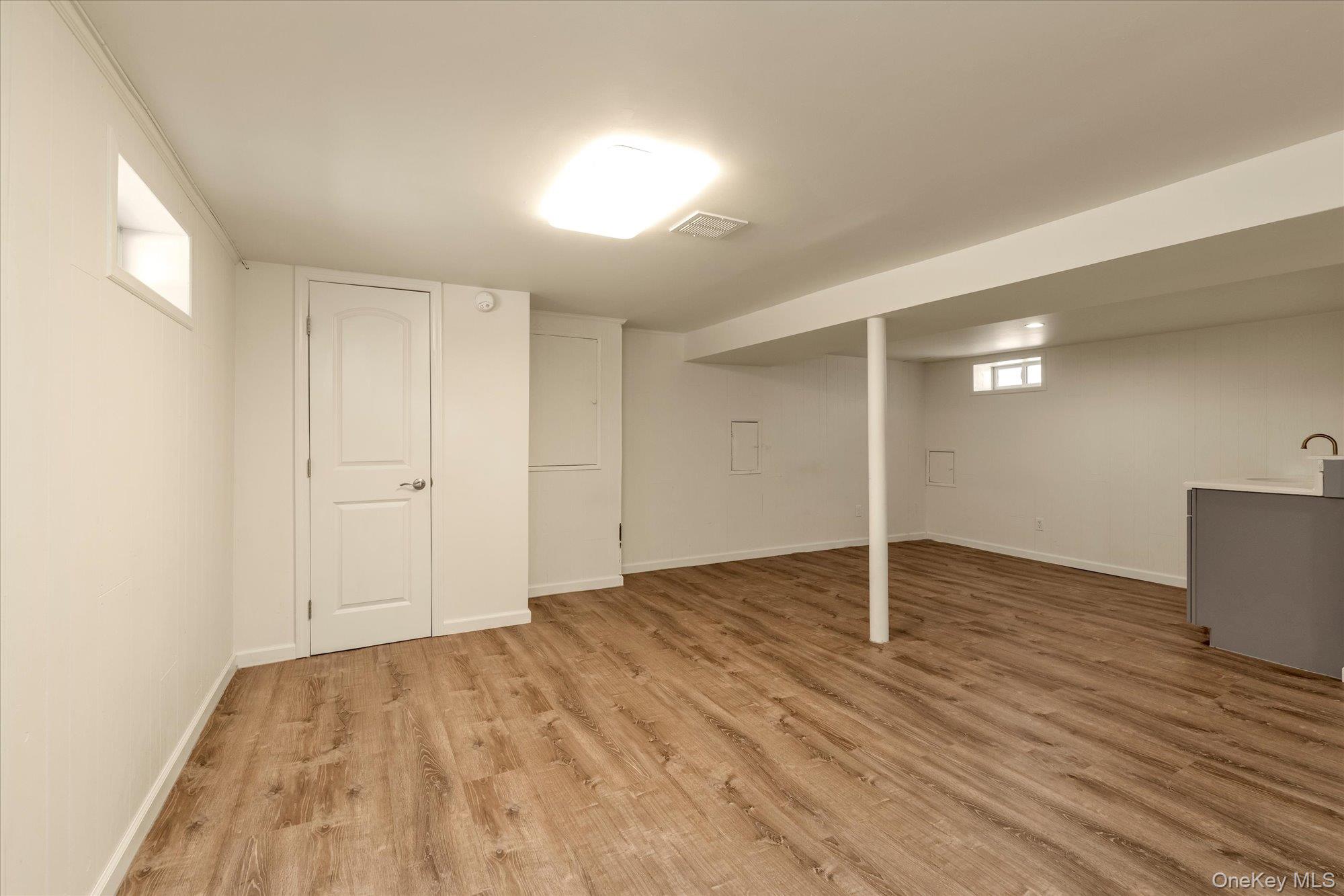 #14 photo, 25 Winnie Court, ナッソー郡 Westbury , NY 11590