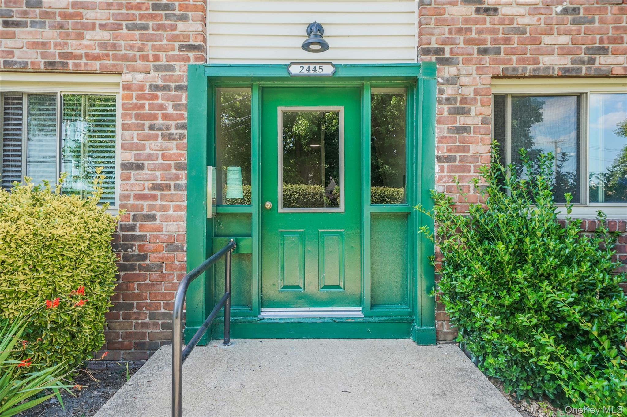 #1 photo, 2445 Union Boulevard, サフォーク郡 Islip , NY 11751