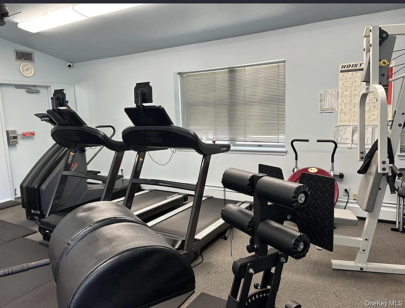 #11 photo, 2445 Union Boulevard, サフォーク郡 Islip , NY 11751