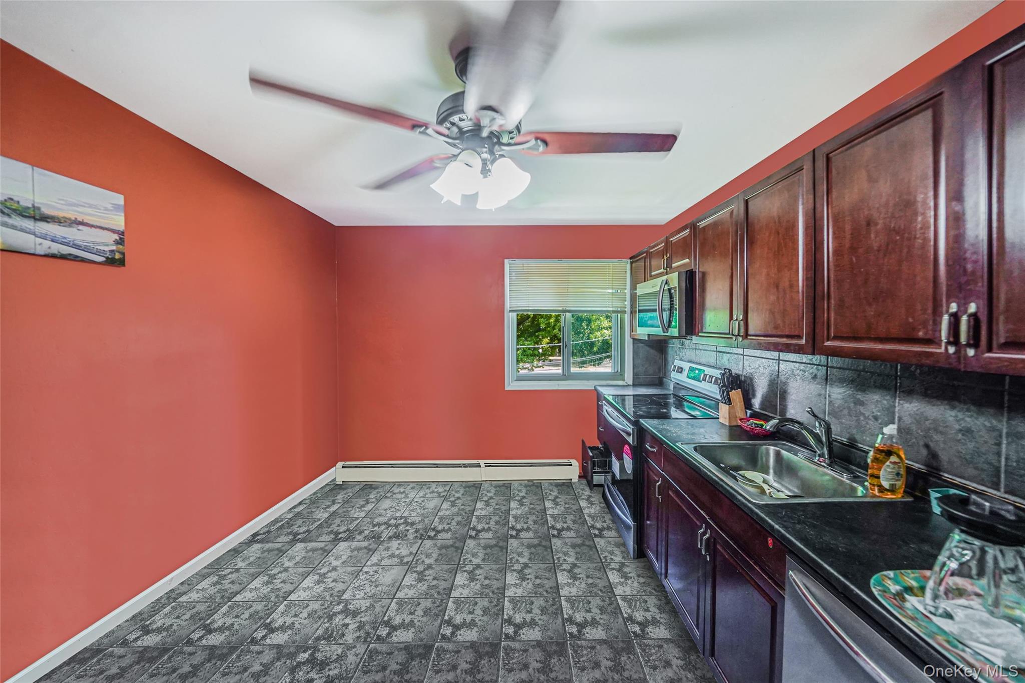 #3 photo, 2445 Union Boulevard, サフォーク郡 Islip , NY 11751