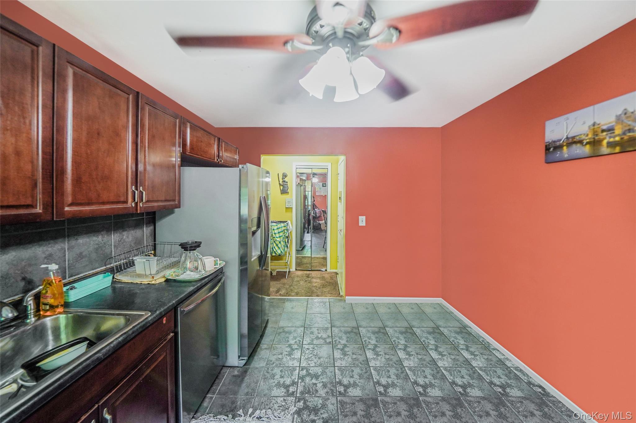 #4 photo, 2445 Union Boulevard, サフォーク郡 Islip , NY 11751