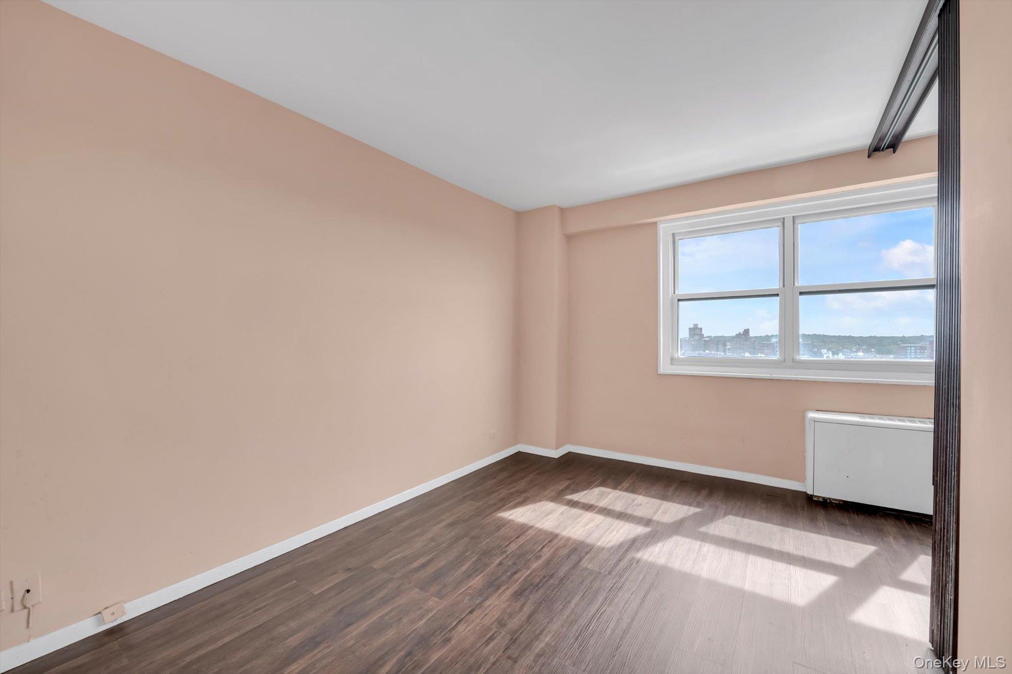 #11 photo, 6636 Yellowstone Boulevard, फॉरेस्ट हिल्स Forest Hills , NY 11375