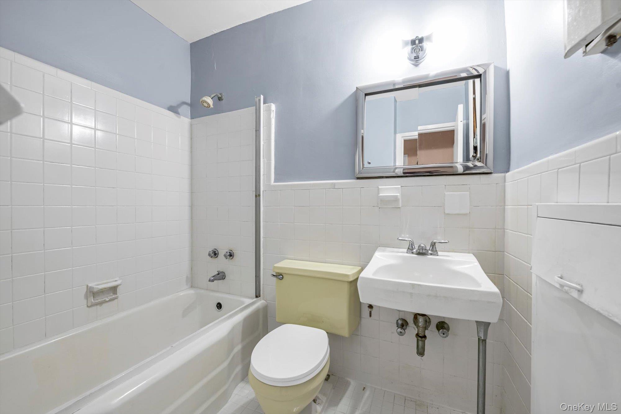 #14 photo, 6636 Yellowstone Boulevard, फॉरेस्ट हिल्स Forest Hills , NY 11375