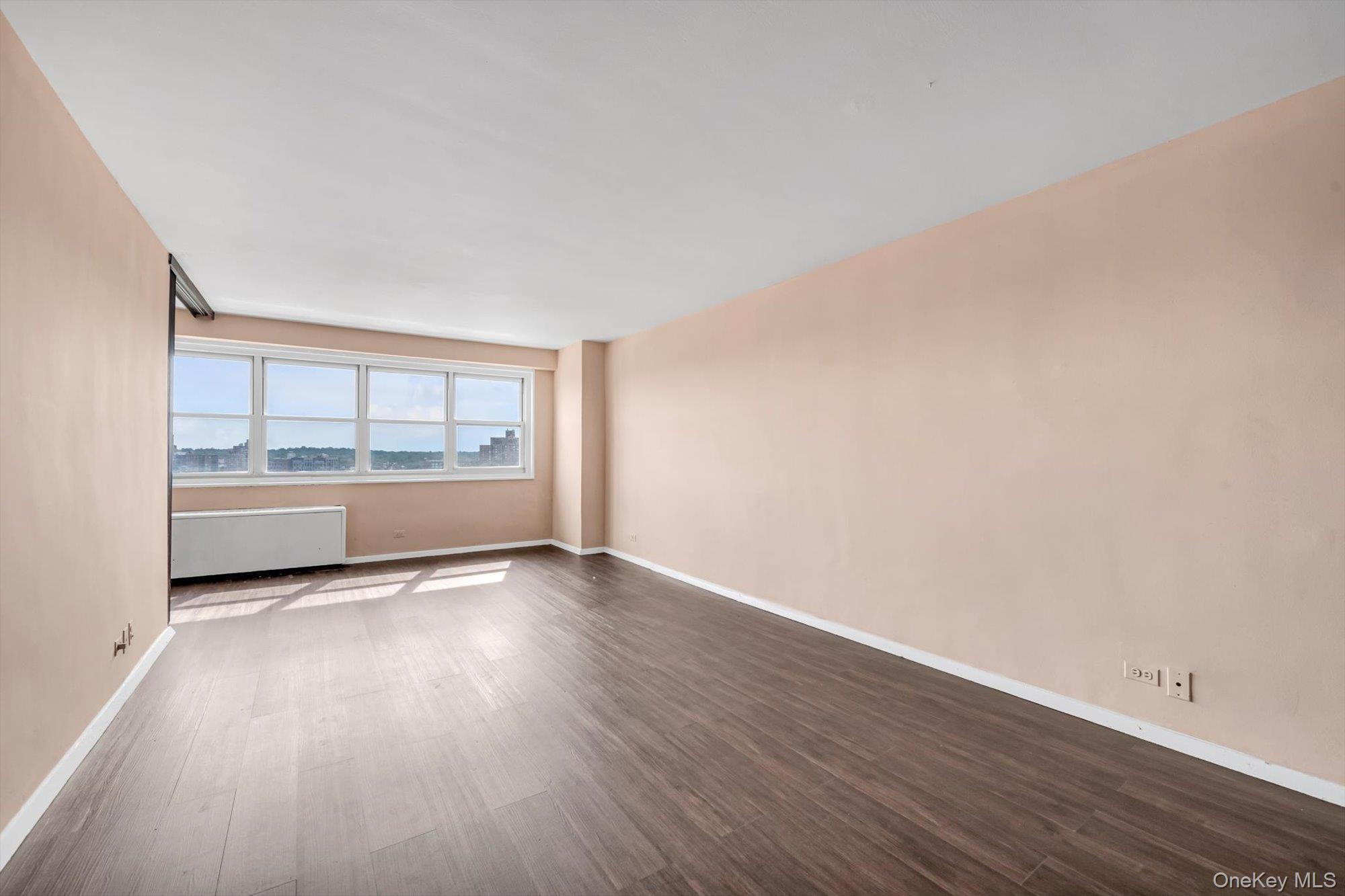 #7 photo, 6636 Yellowstone Boulevard, फॉरेस्ट हिल्स Forest Hills , NY 11375