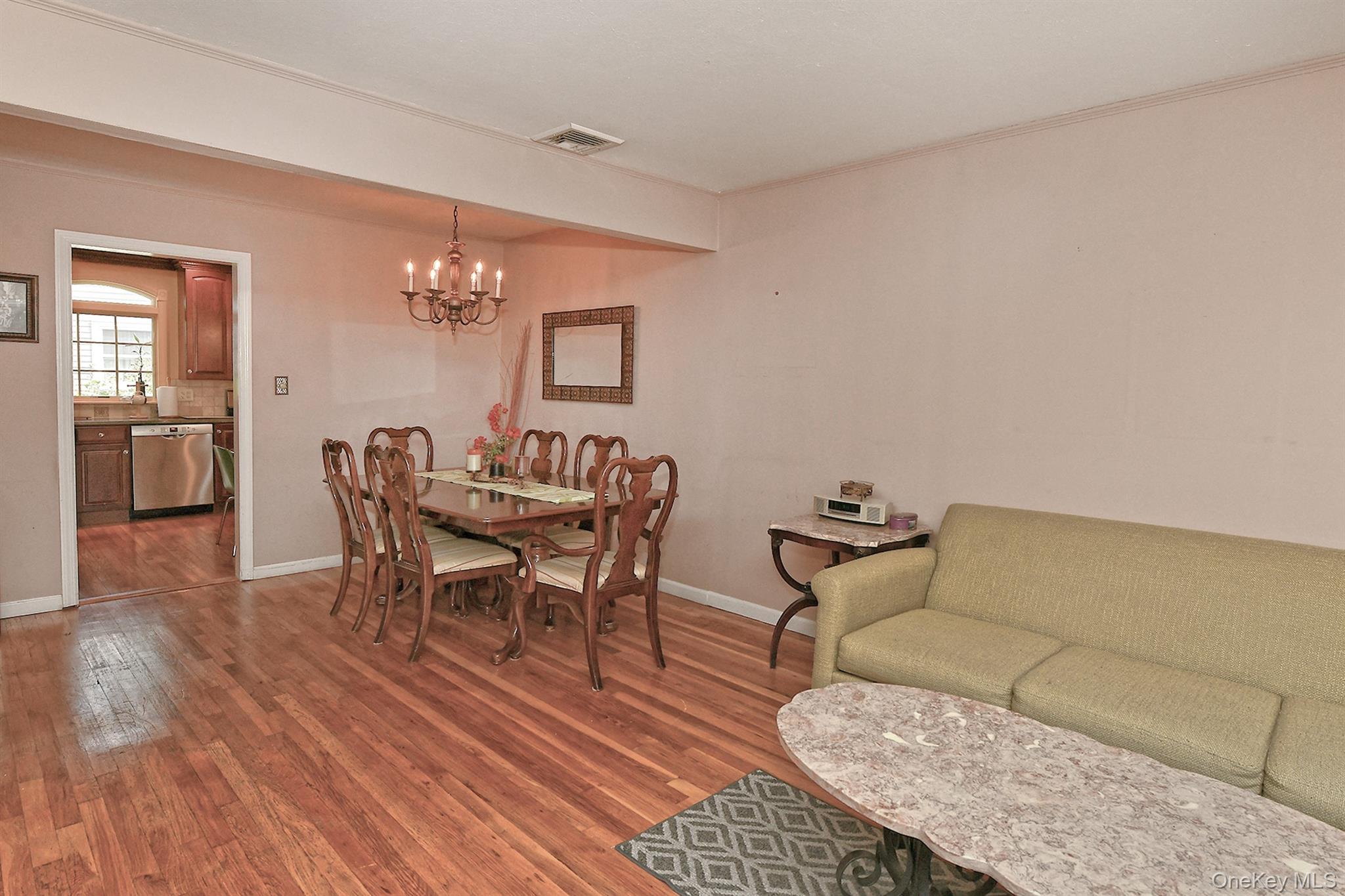 #9 photo, 1483 Crown Street, ナッソー郡 Wantagh , NY 11793