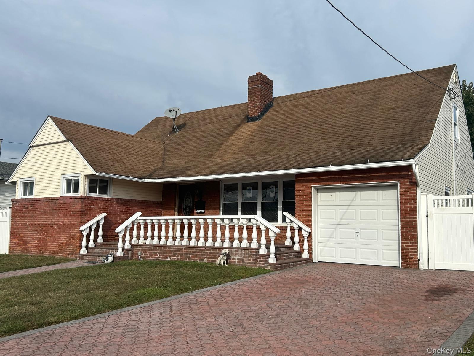 #1 photo, 209 Nassau Avenue, ナッソー郡 Freeport , NY 11520