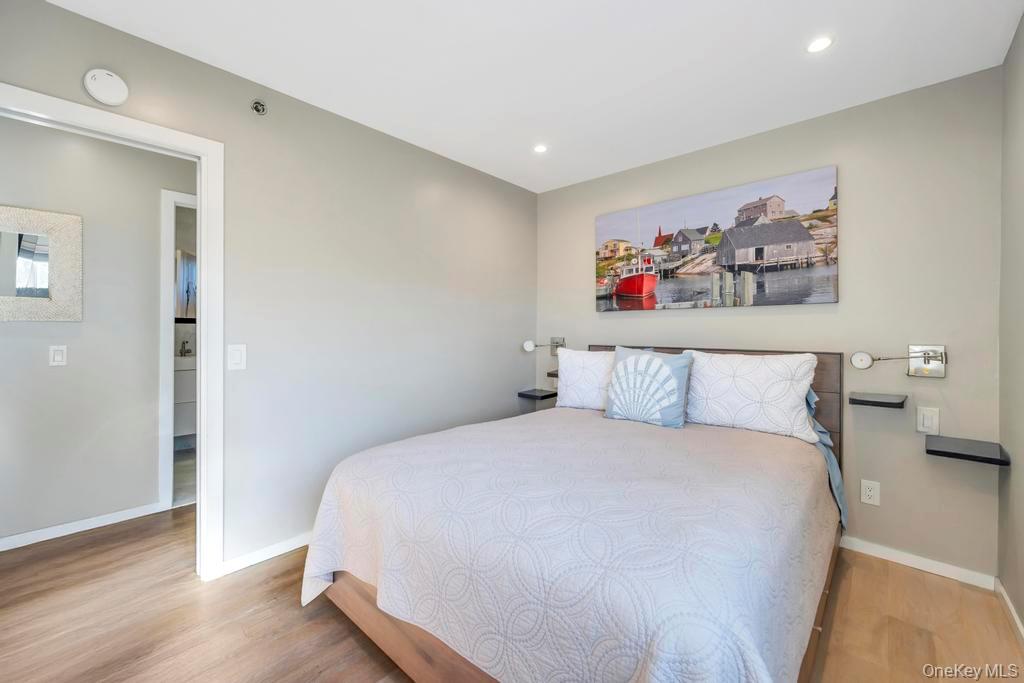 #13 photo, 2004 Montauk Highway, サフォーク郡 Amagansett , NY 11930