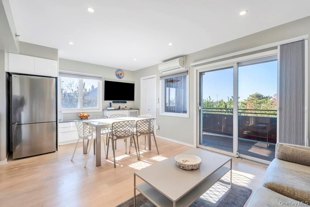 #8 photo, 2004 Montauk Highway, サフォーク郡 Amagansett , NY 11930