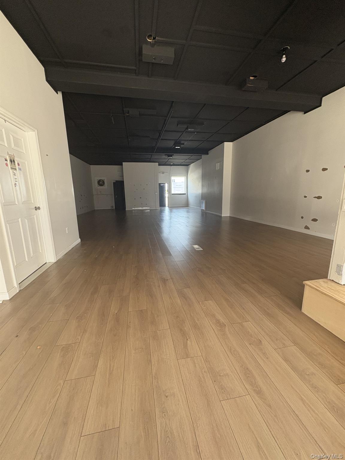 #2 photo, 42-44 S Ocean Avenue, サフォーク郡 Patchogue , NY 11772