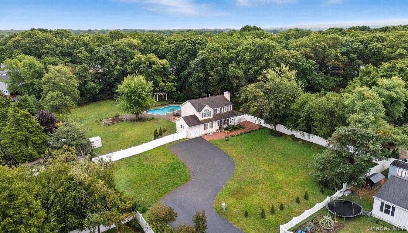 #2 photo, 6 13th Street, Selden , NY 11784